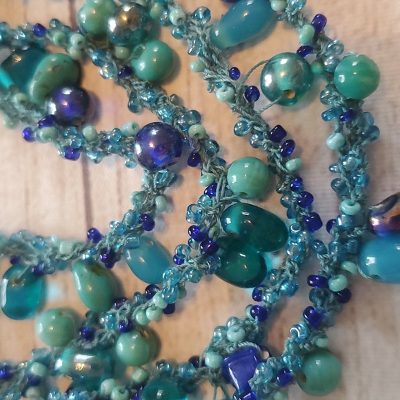 Blue chunky beaded layered necklace - Picture 4 of 6